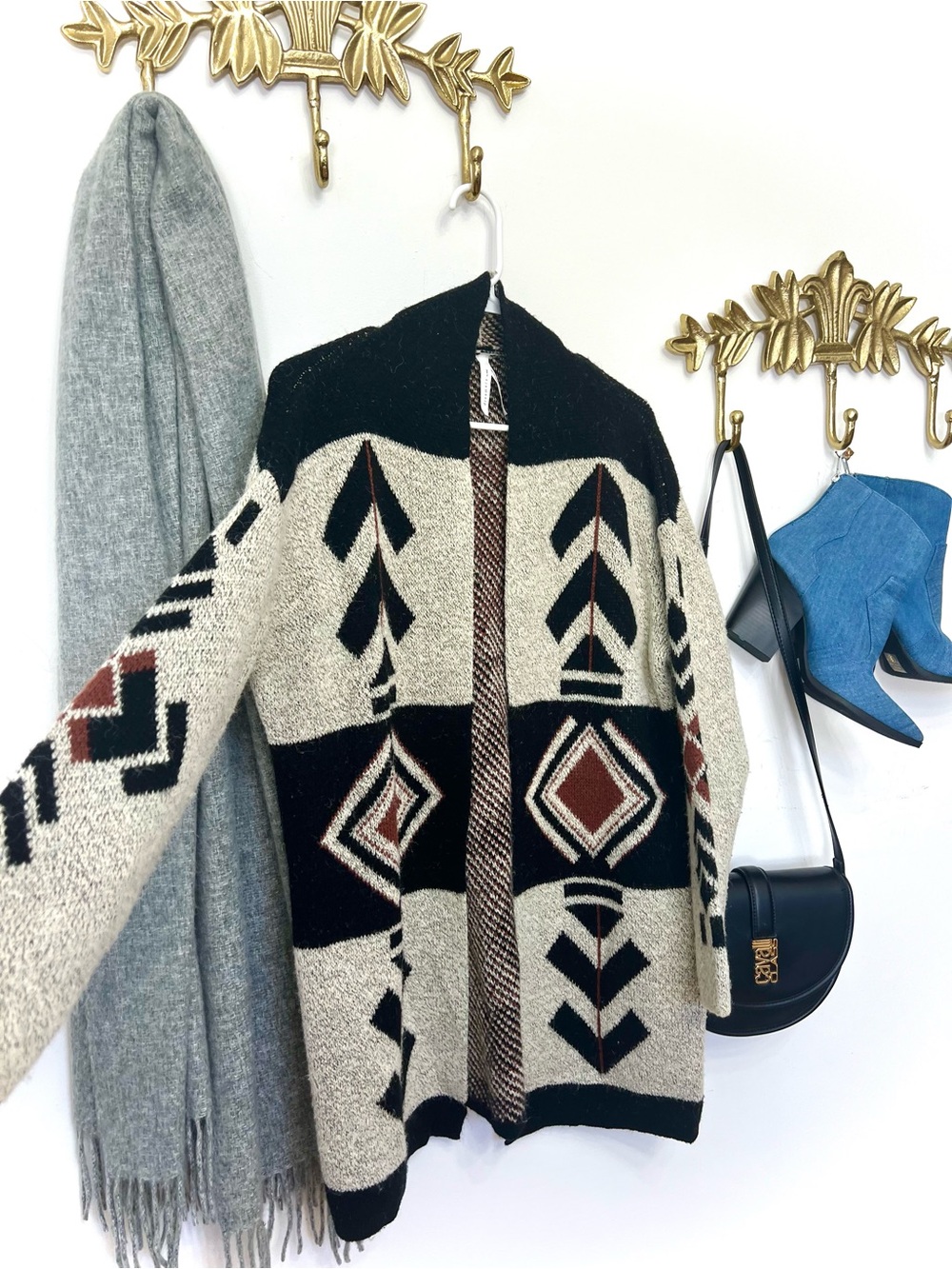 Southwestern /chic cardigan sweater M/L ptp 24” l 32”
